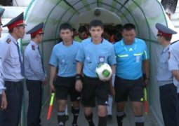 Ветераны "Кайсара" сыграли со звездами Казахстана