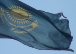 Более десятка алматинских госучреждений оштрафованы за грязные флаги