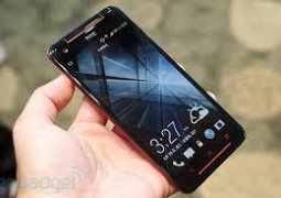 HTC представила смартфон Butterfly S (ВИДЕО)