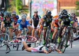 Из-за нестандартной ситуации нейтрализованы результаты первого этапа "Тур де Франс" (ВИДЕО)