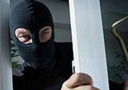 Пятеро неизвестных в масках совершили разбойное нападение на квартиру в Алматы