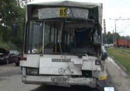 В Алматы столкнулись 2 автобуса, 17 человек пострадали (ВИДЕО)