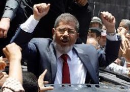 Мухаммеда Мурси лишили дипломатического паспорта