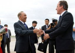 Назарбаев и Кэмерон обсудили в Лондоне вопросы сотрудничества