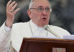 Папа Римский призвал людей перестать быть ''запертыми в себе''