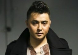 Казахстанский певец занял пятое место на "Новой волне-2013" (ВИДЕО)