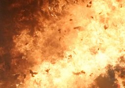 В Алматы произошел крупный пожар склада