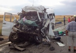 В Карагандинской области в ДТП погибли три человека, еще 13 пострадали