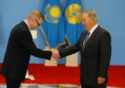 Нурсултан Назарбаев принял верительные грамоты от новых послов ряда стран