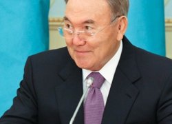 Нурсултан Назарбаев вручил 10-тысячную стипендию «Болашак»
