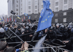 В Украине сторонники евроинтеграции требуют отставки президента