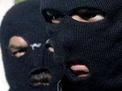В Алматинской области бандиты в масках напали на дом директора школы