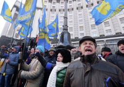 У здания парламента Украины возводят сцену для выступлений