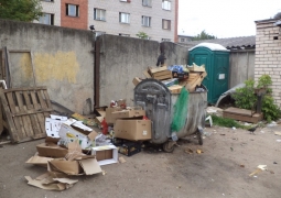 В Темиртау полицейским пришлось рыться в мусоре, собирая останки расчлененной женщины (ВИДЕО)