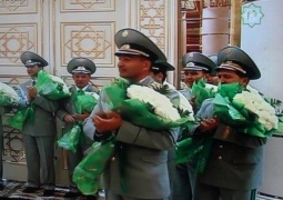 Людоеды в белом под чахлыми ёлками: Будни туркменского ада