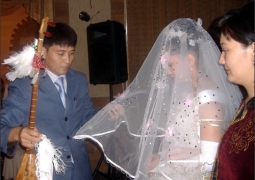 Разрешить жениться в 14 лет предложили в Казахстане
