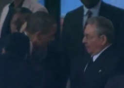 Обама пожал руку Раулю Кастро (ВИДЕО)