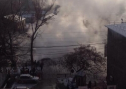 В Алматы произошел прорыв теплотрассы, пострадала группа студентов