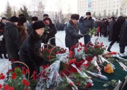Близ Алматы установили мемориал памяти погибших в крушении самолета SCAT