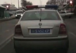 Павлодарский полицейский за пару минут 5 раз нарушил ПДД (ВИДЕО)
