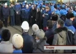 В Атырау работники депо вышли на забастовку
