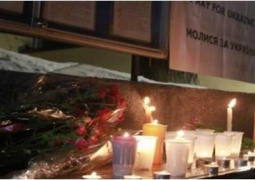 Казахстанцы почтили память погибших в беспорядках в Украине