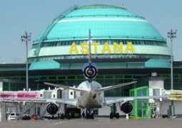 Самолет российской хоккейной команды аварийно сел в аэропорту Астаны