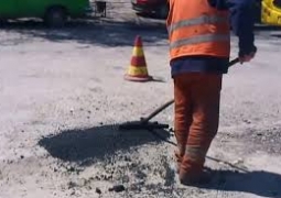 В Казахстане применят новую технологию ямочного ремонта дорог