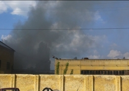 Более ста человек тушат пожар на заводе в Шымкенте