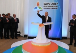 Нурсултан Назарбаев заложил капсулу под строительство EXPO-городка