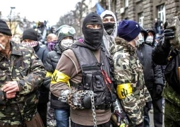 "Правый сектор" требует начать массовое вооружение населения Украины