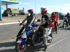 В Казахстане владельцам мопедов и скутеров придётся получать водительские права