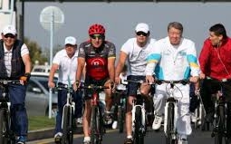 Аким Алматы открыл новый сезон велопробегов 