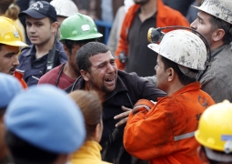 Число жертв аварии на шахте в Турции достигло 282 человек
