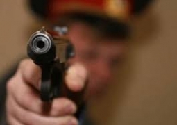 Полицейским Алматинской области пришлось стрелять, чтобы остановить нарушителя на кыргызском авто