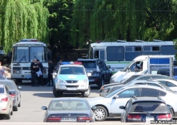 Полиция Алматы оцепила площадь, куда планировали выйти противники ЕАЭС