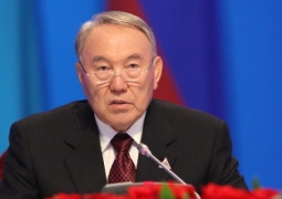 Одновременно ратифицировать Договора о создании ЕАЭС предлагает парламентам Нурсултан Назарбаев