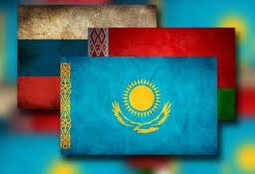 Казахстан ратифицирует Договор о ЕАЭС в сентябре, - сенатор Икрам Адырбеков