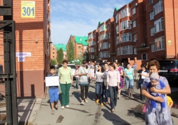 Дети вышли на митинг против строительства АЗС в Уральске