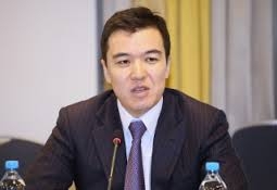 Ввести акцизы на шпильки и балетки предложил вице-министр финансов Казахстана