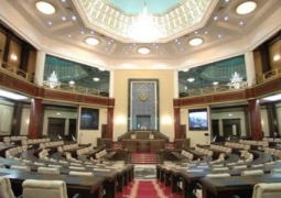 Парламент Казахстана ушел на каникулы
