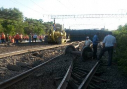 Четыре поезда «застряли» в Жамбылской области из-за ЧП на железной дороге
