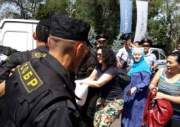 В Алматы разогнали акцию ипотечников, задержаны 10 человек