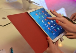 Samsung представил казахстанцам новый планшет Galaxy Tab S