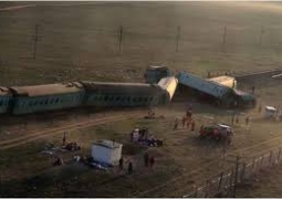 Причиной крушения пассажирского поезда в Атырауской области стало внезапное искривление железнодорожного пути, - прокуратура