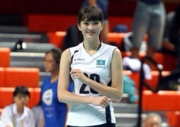 Пользователи соцсетей "сходят с ума" от казахстанской волейболистки (ВИДЕО)