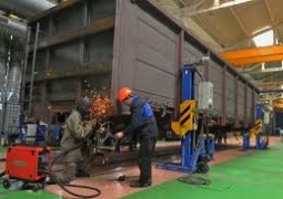 Нурсултан Назарбаев посетил вагоностроительную компанию в Павлодарской области