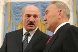 Главы Казахстана и Беларуси обсудили возможное проведение встречи евразийской "тройки" и Украины