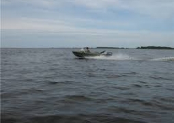В ВКО моторная лодка насмерть сбила мужчину в воде