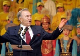 Нурсултан Назарбаев призвал казахов уважать свой язык